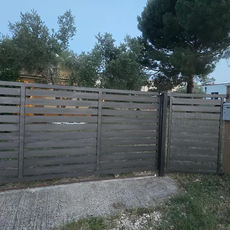 Vin&co Boutique House, Fenced Yard With Parking Space, Pet Friendly Lejlighed Bibinje