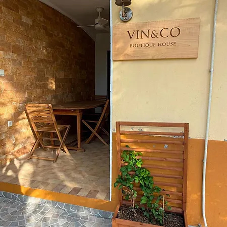 Vin&co Boutique House, Fenced Yard With Parking Space, Pet Friendly *