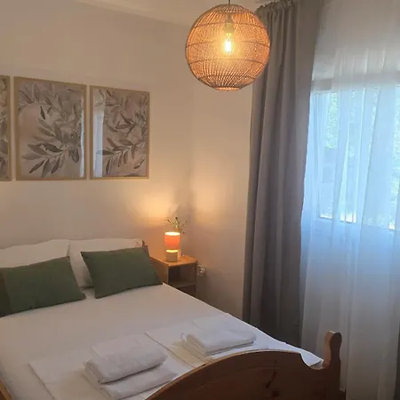 Vin&co Boutique House, Fenced Yard With Parking Space, Pet Friendly * Bibinje